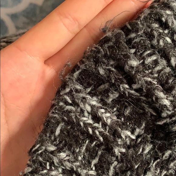 Forever 21 Black & Gray Ombre Sweater - Picture 4 of 4